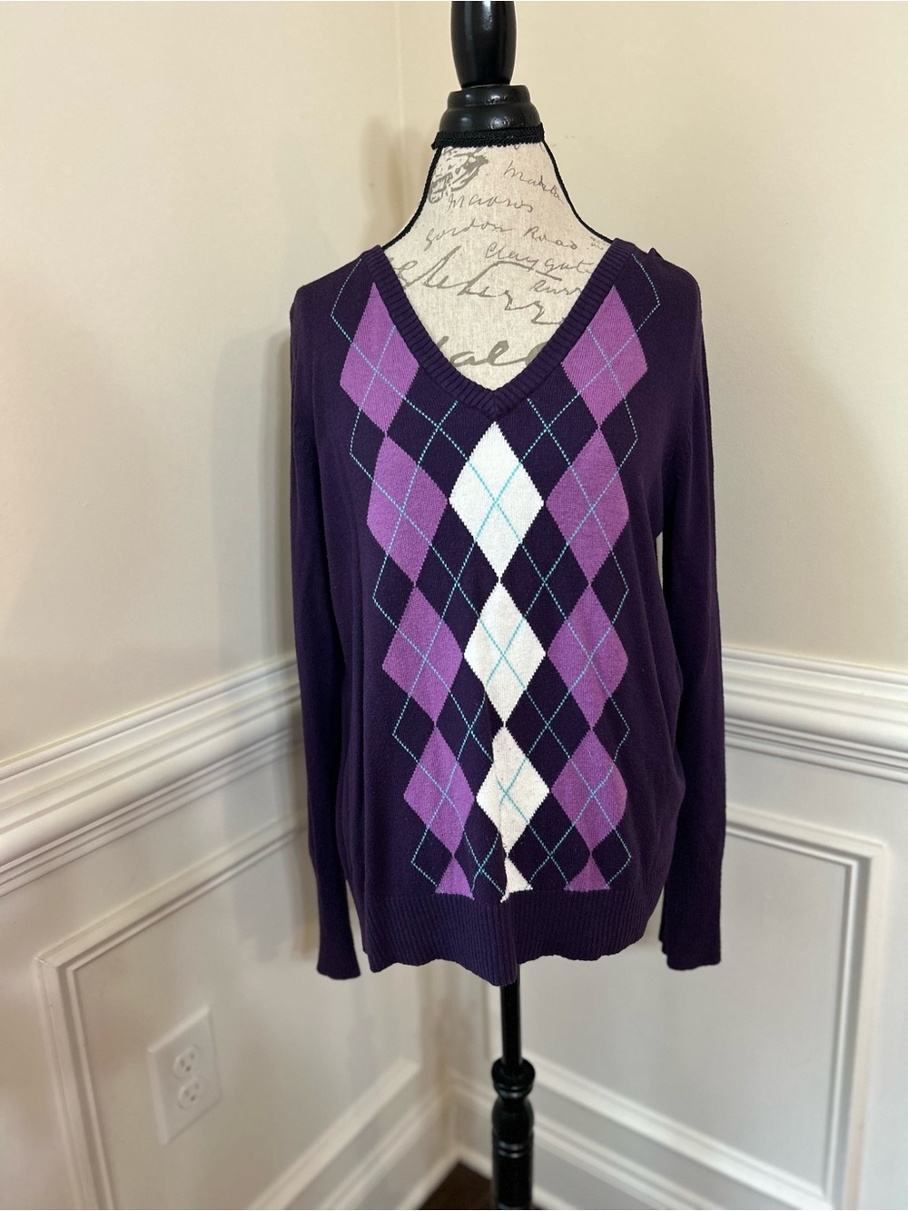 Merona Purple Argyle V-Neck Sweater with White & Light‎ Purple Diamonds